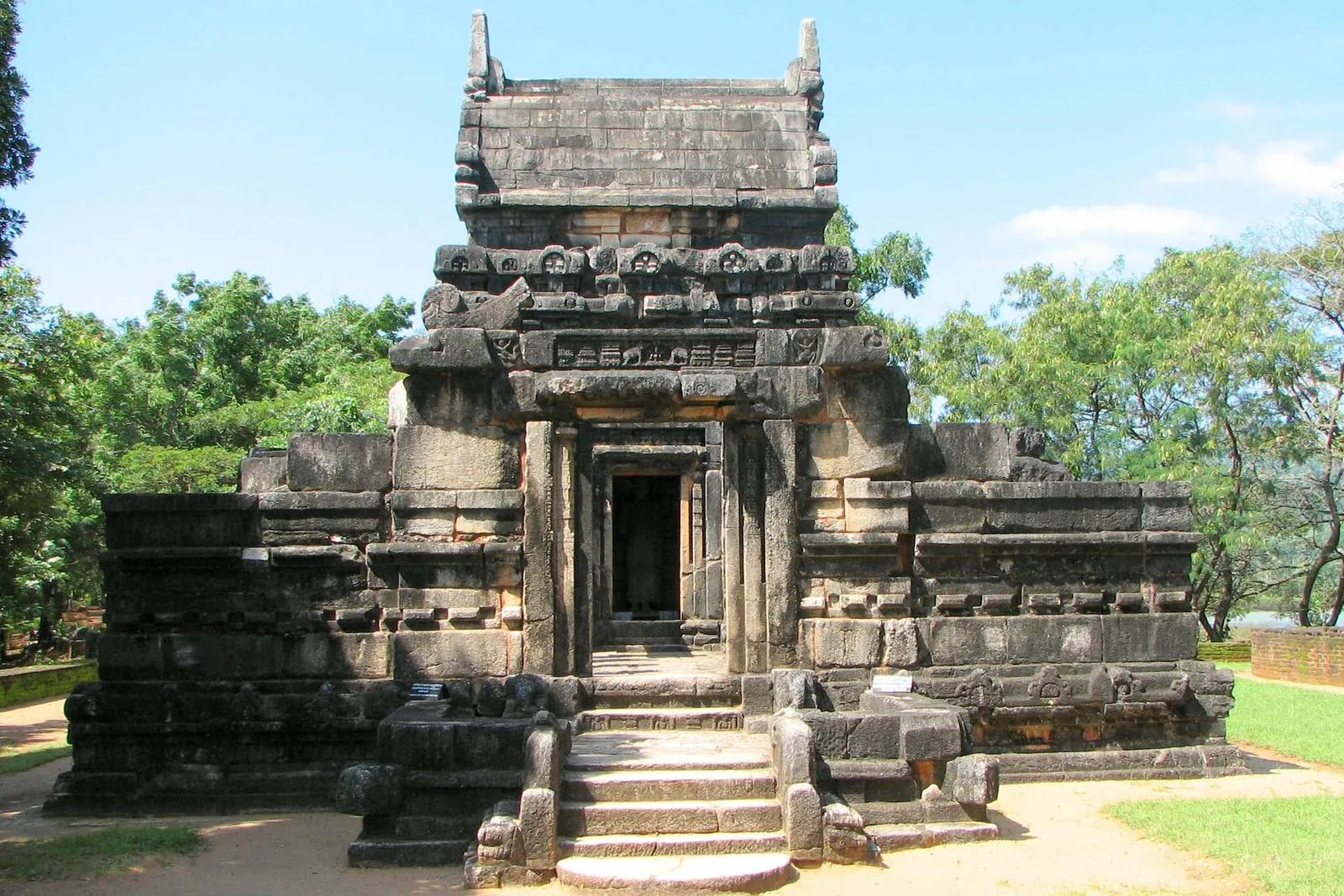 Nalanda Gedige Temple