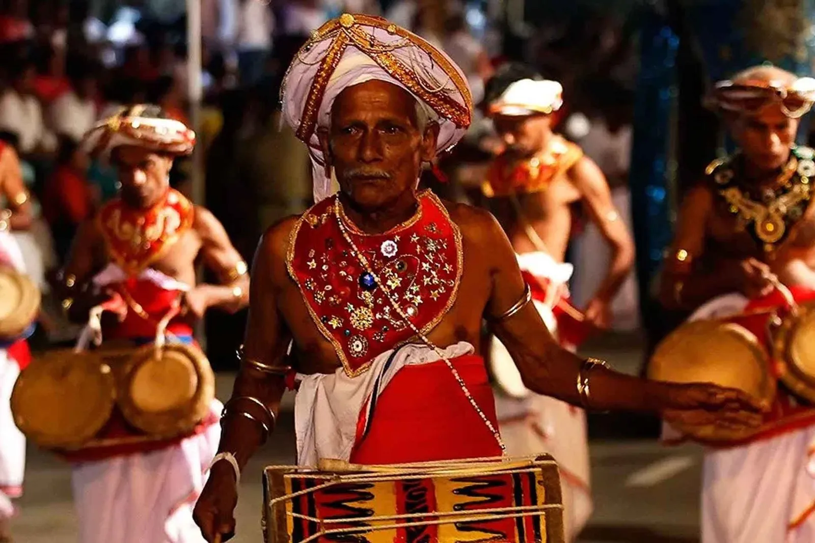 Kandy Esala Perahera